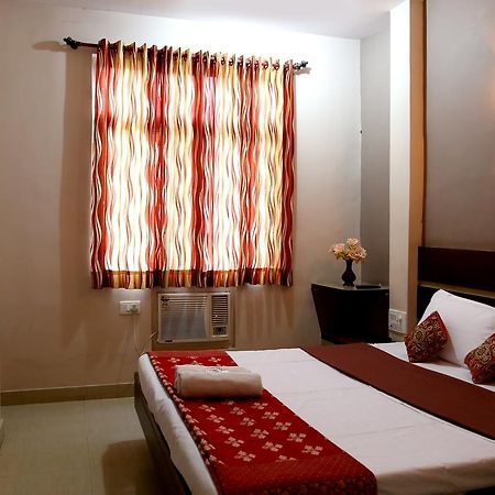 Hotel Shubh Laxmi Удайпур Екстериор снимка