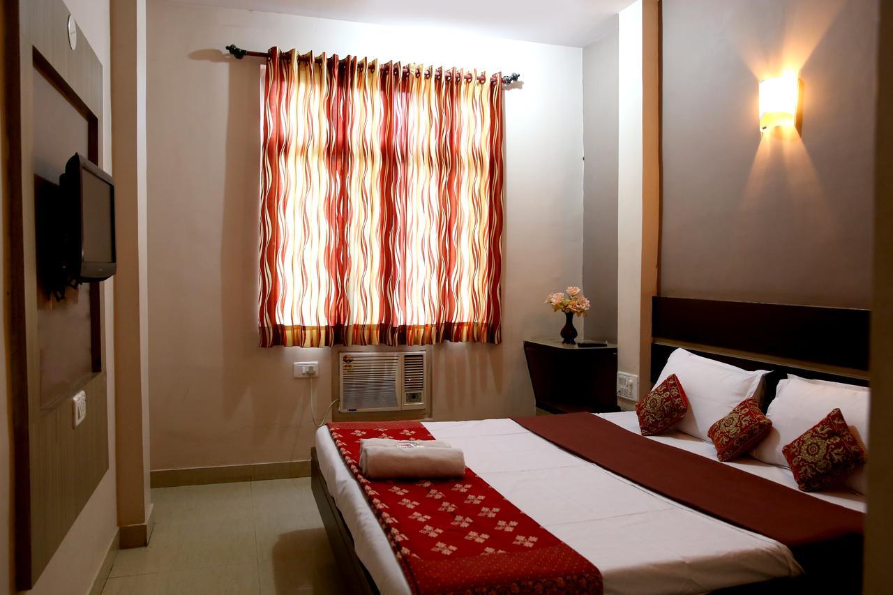 Hotel Shubh Laxmi Удайпур Екстериор снимка